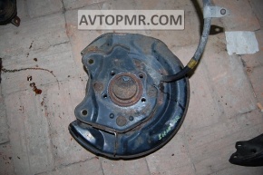 Rear right hub Toyota Sienna 04-10