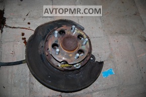 Rear right hub Toyota Sienna 04-10