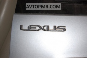 Lexus emblem on the trunk door of a Lexus GX470 03-09