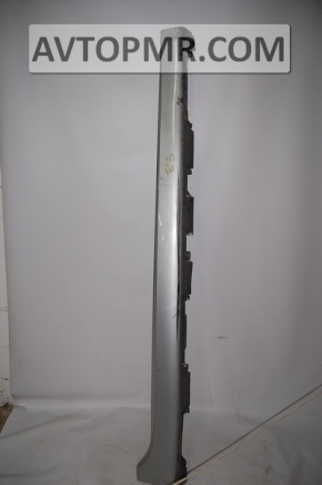 Right threshold for Toyota Camry v40