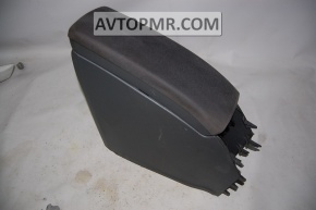 Center console from armrest to cup holder Toyota Prius 30 10-11