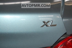 XL emblem for the trunk lid of the Toyota Avalon 2010