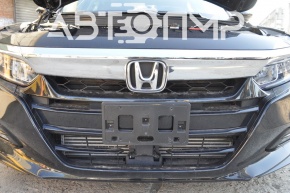 Upper center grille molding for Honda Accord 18-20 light chrome, with mounting and emblem