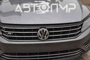 VW Passat b8 16-19 USA R-Line grille with badge