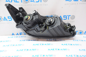 Left front headlight Toyota Camry v55 15-17 usa SE\XSE halogen, broken 2 fasteners, broken housing
