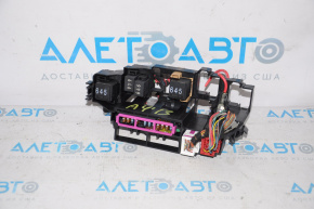 Audi A4 B8 08-12 underhood fuse box