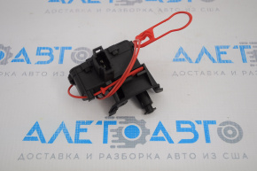 Fuel filler door lock for the Audi Q5 8R 09-17