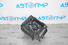 Chevrolet Camaro 16-3.6 hood fuse box