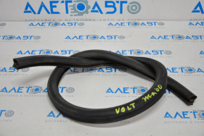 Chevrolet Volt 11-15 center windshield wiper grille seal