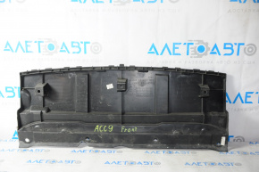Lower radiator deflector for a 2013-2015 Honda Accord