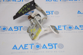 Lower front left door hinge for a Jeep Patriot 11-17