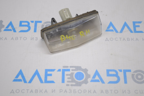 Right tailgate license plate light for Toyota Prius V 12-17