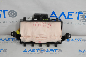 Passenger airbag in the dashboard of the Toyota Sienna 11-16