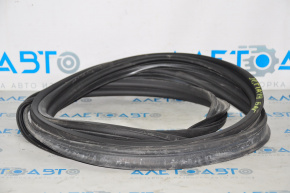 VW Jetta 19-24 trunk lid seal