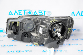 Headlight front right VW Passat b8 16-19 USA bare halogen, housing broken, fastener broken, glass broken, for spare parts