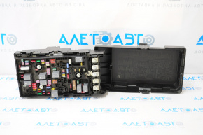 Chrysler 200 15-17 2.4 litre underhood fuse box assembly