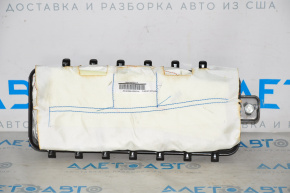 Passenger airbag in the dashboard of a Dodge Journey 11-20
