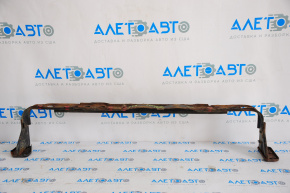 The lower TV bar on a Ford Focus mk3 11-18 is rusty and defective.