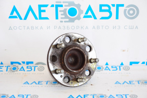 Rear right hub Kia Optima 11-15
