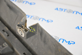 Left threshold Lincoln MKC 15-19 cracks in the mount