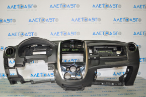Dashboard front panel without AIRBAG Nissan Versa Note 13-16 pre-rest, scratches
