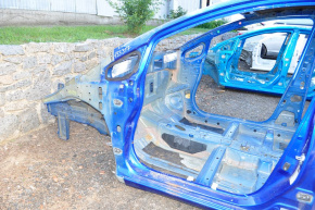 Front left quarter Nissan Versa Note 13-19