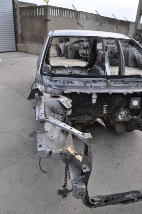 Front right quarter Toyota Highlander 14-19