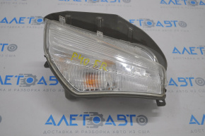 Right turn signal for Toyota Prius V 12-14 pre-restoration