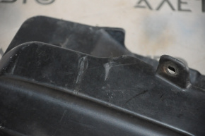 Mudguard front right Toyota Sienna 11-14 worn, torn