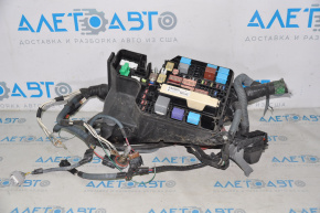 Toyota Sienna 11-16 Underhood Fuse Box Without Cover