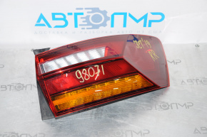 Right outer fender light for a 19-19 VW Jetta