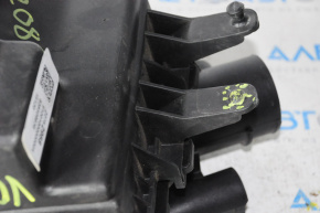 Chevrolet Volt 11-15 air filter housing with air intake, broken fastener