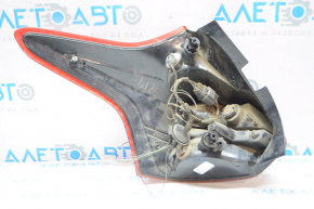 Right headlight Ford Focus mk3 11-14 prerest 5d usa