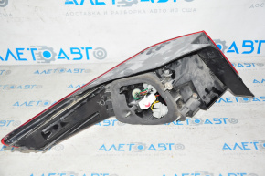 Right outer fender light for a Kia Optima 11-13 pre-restoration model, chipped corner