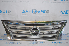 Radiator grill with badge Nissan Sentra 13-15 prerest minor scratches, scratches on badge