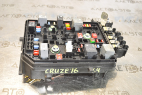 Chevrolet Cruze 16 underhood fuse box - no cover