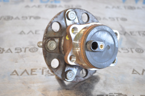 Rear left hub Chrysler 200 11-14