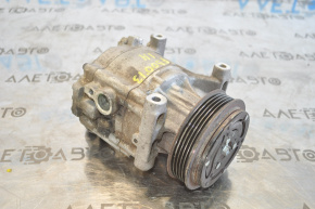 Air conditioning compressor Fiat 500 12-19 in concrete