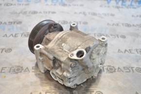 Air conditioning compressor Fiat 500 12-19 in concrete