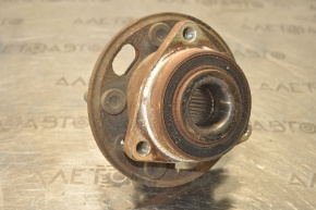 Hub front left GMC Terrain 10-17 type 1