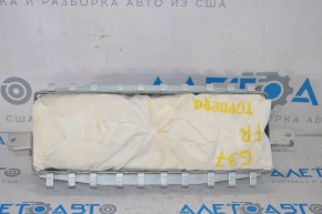 Passenger airbag in the dashboard of the Infiniti G25 G35 G37 4D 06-15