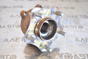 Rear right hub Infiniti G37 4d 06-14 type 1