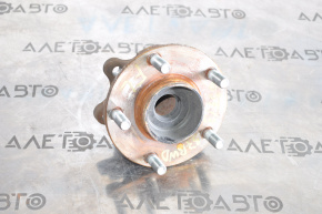 Hub front left Infiniti G25 G35 G37 4d 06-14 RWD