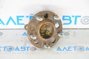 Rear right hub Kia Forte 4d 14-18