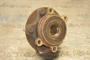 Front left hub Mazda 3 14-18 BM