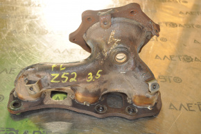 Rusty front exhaust manifold for a Nissan Murano z52 15-24