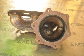 Rusty front exhaust manifold for a Nissan Murano z52 15-24