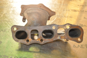Rusty front exhaust manifold for a Nissan Murano z52 15-24