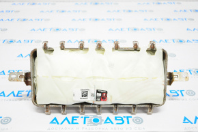 Passenger airbag in the dashboard of a Nissan Murano z52 15-16