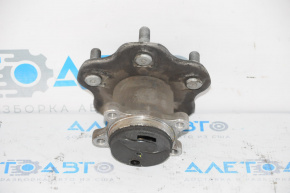 Rear right hub Nissan Sentra 13-19
